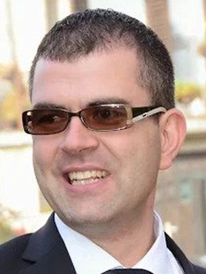 Dr Branko Maksimović