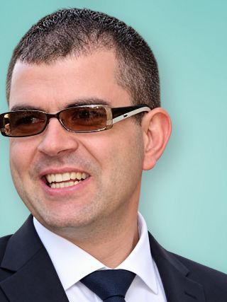 Dr Branko Maksimović