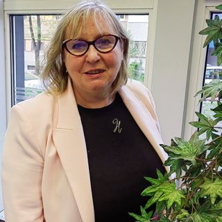 Dr Nevenka Buder
