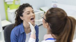 Tumor larinksa: Uzroci, simptomi i lečenje